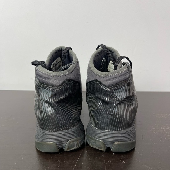 Under Armour Sneaker Shoes size  6.5y - Picture 2 of 6